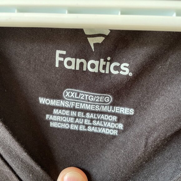 Diablo Fanatics Women's Logo V-Neck T-Shirt - Black - Picture 3 of 4